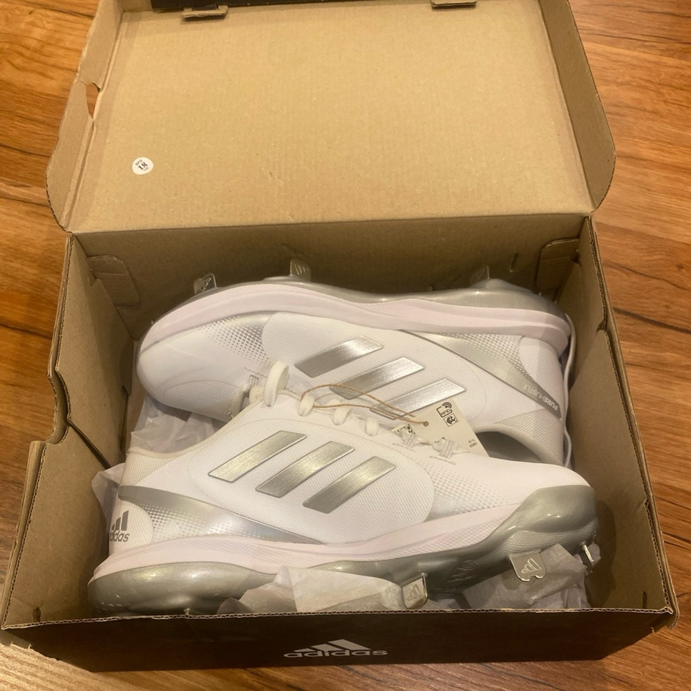 Cleats Softball Adidas Pure hustle 2 New In Box Womans Metal Size 7